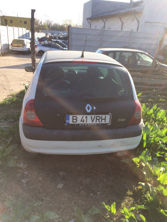 Armatura bara spate Renault Clio 2 [1998 - 2005] Hatchback 3-usi 1.5 DCI MT (82 hp) II (BB0/1/2_ CB0/1/2_)