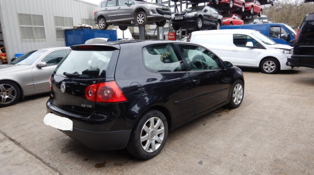 Armatura bara spate Volkswagen Golf 5 2004 Hatchback 2.0 TDI