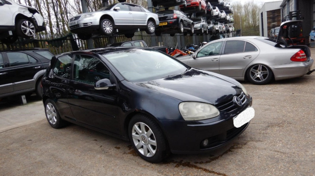 Armatura bara spate Volkswagen Golf 5 2004 Hatchback 2.0 TDI