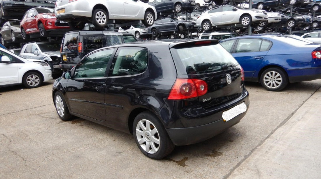 Armatura bara spate Volkswagen Golf 5 2004 Hatchback 2.0 TDI