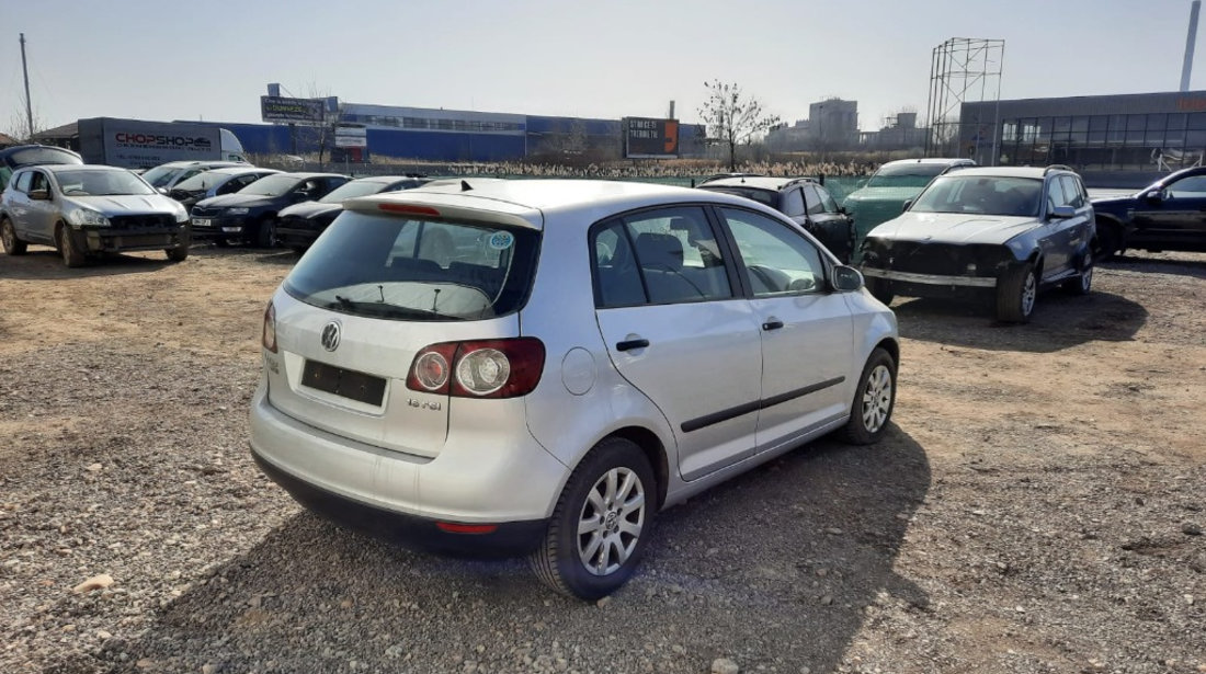 Armatura bara spate Volkswagen Golf 5 Plus 2005 Hatchback 1.6 i