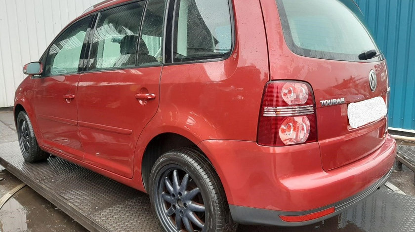 Armatura bara spate Volkswagen Touran 2008 Hatchback 2.0 tdi