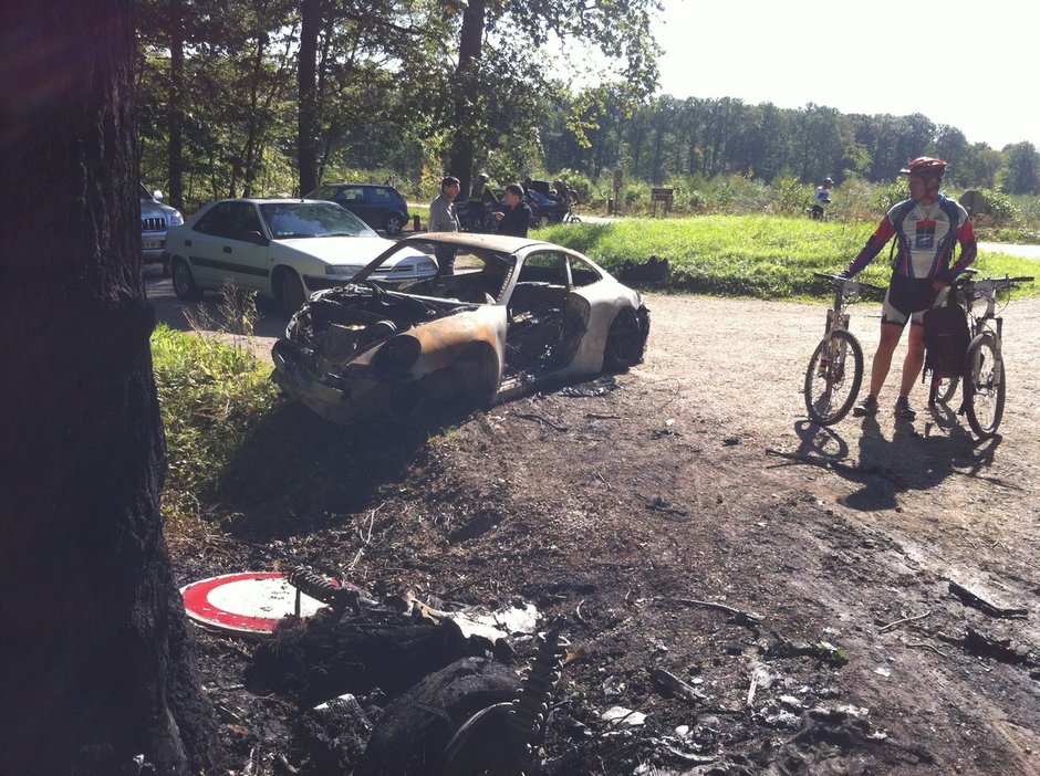 Asa arata un Porsche 911 GT3 dupa ce a luat foc Asa arata un Porsche 911 GT3 dupa ce a luat foc