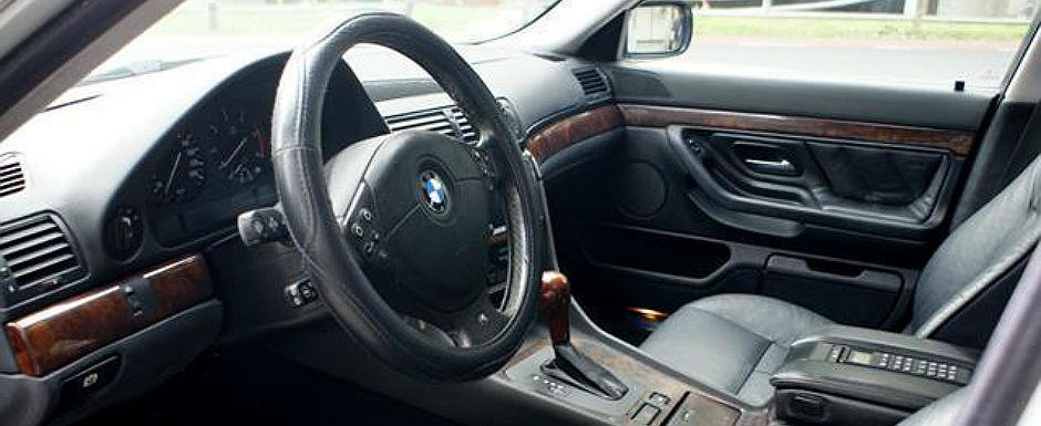 Asa ceva nu vezi chiar in fiecare zi: Uite BMW-ul Seria 7 cu 640.000 kilometri la bord!