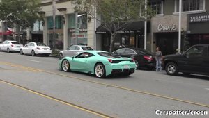 ASA ceva nu vezi in fiecare zi: Ferrari-ul 458 Speciale finisat in Tiffany Blue