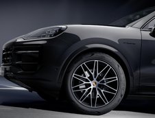 Aspect sportiv, elegant si echipamente de inalta calitate la un pret atractiv: noile modele Taycan si Cayenne Black Edition