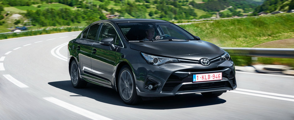 Asta da inventie ciudata. Toyota a patentat un sistem care recupereaza obiectele scapate intre scaunele masinii Asta da inventie ciudata. Toyota a patentat un sistem care recupereaza obiectele scapate intre scaunele masinii