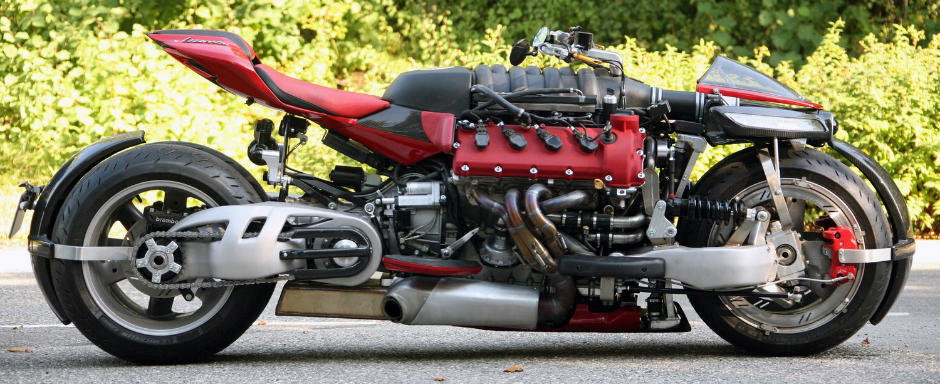 Asta trebuie sa fie cea mai nebuna motocicleta din lume. Are motor de Maserati si 470 de cai putere Asta trebuie sa fie cea mai nebuna motocicleta din lume. Are motor de Maserati si 470 de cai putere