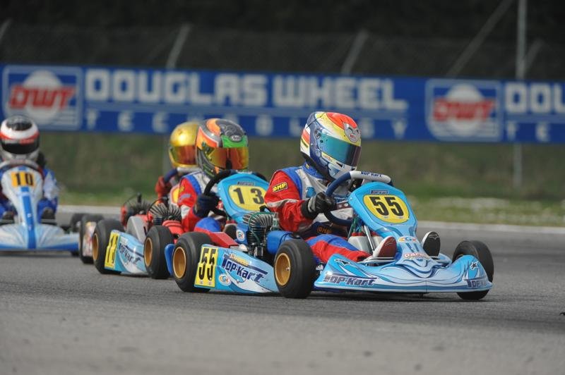 Astazi incepe oficial sezonul 2011 de karting - prima etapa din CNK are loc la Amckart 8-10 aprilie