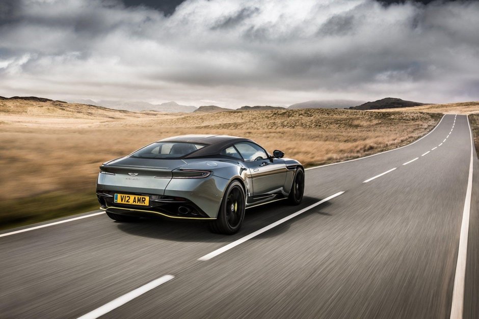 Aston Martin DB11 AMR