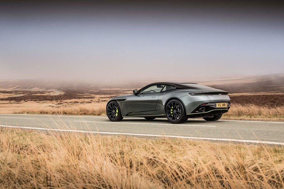 Aston Martin DB11 AMR