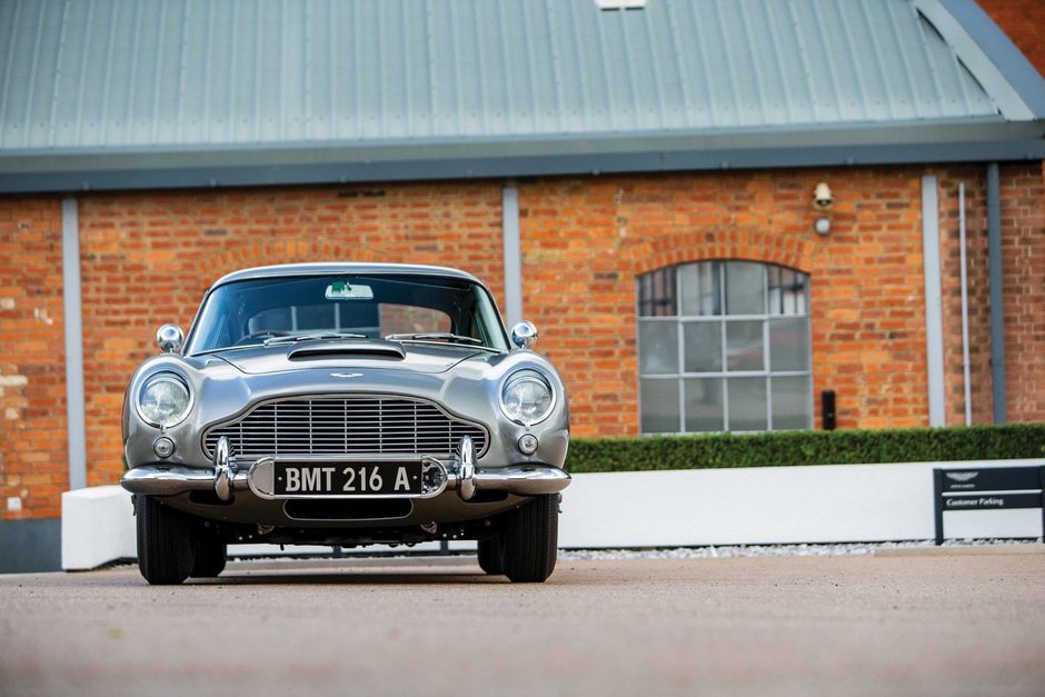 Aston Martin DB5 Bond Car