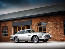 Aston Martin DB5 Bond Car