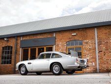 Aston Martin DB5 Bond Car