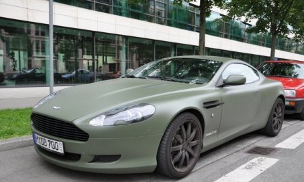 Aston Martin DB9 verde mat Aston Martin DB9 verde mat