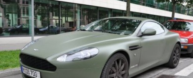 Aston Martin DB9 verde mat