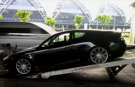 Aston Martin DBS? Nu, doar un Opel Calibra... Aston Martin DBS? Nu, doar un Opel Calibra...