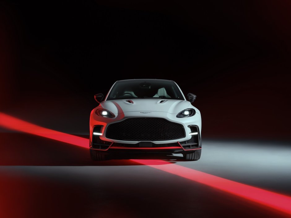 Aston Martin DBX S