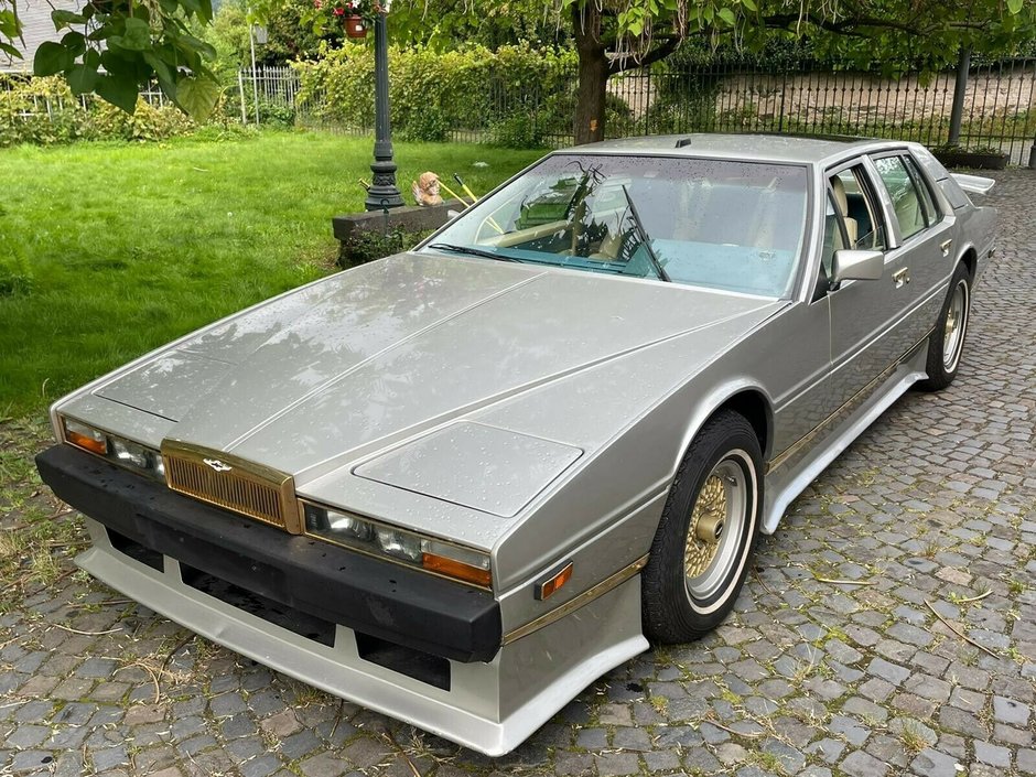 Aston Martin Lagonda de vanzare