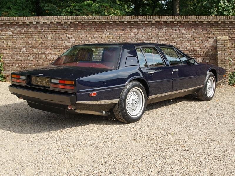 Aston Martin Lagonda de vanzare