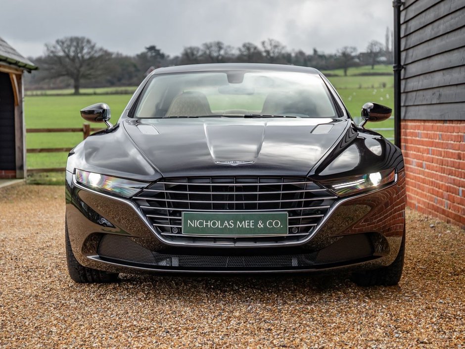 Aston Martin Lagonda Taraf de vanzare