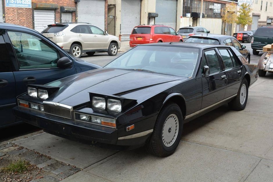 Aston Martin Lagonda