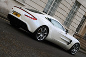 Aston Martin One-77 cucereste Londra