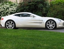 Aston Martin One-77 cucereste Londra