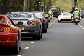 Aston Martin One-77 cucereste Londra