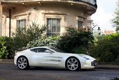 Aston Martin One-77 cucereste Londra