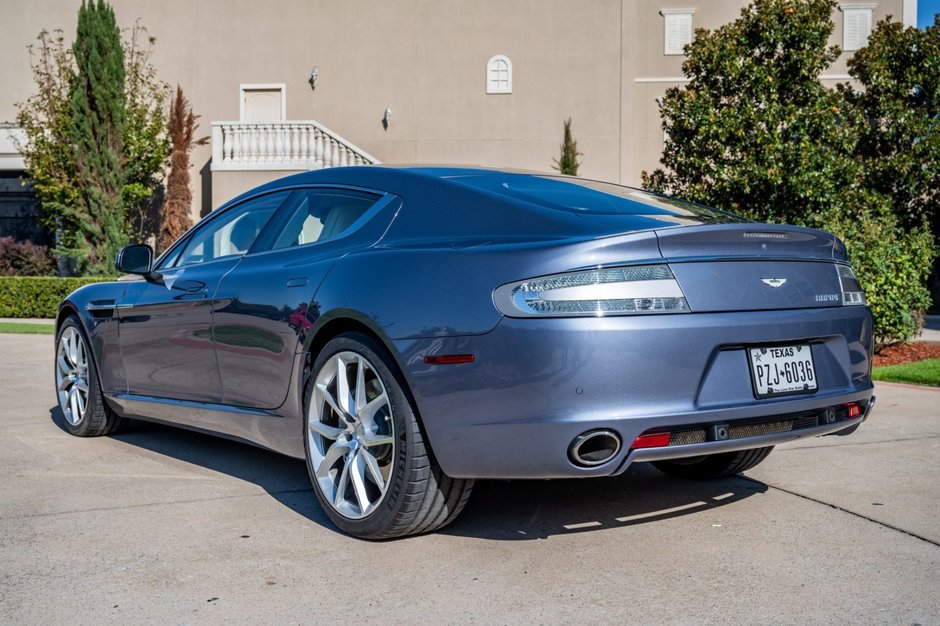 Aston Martin Rapide de vanzare