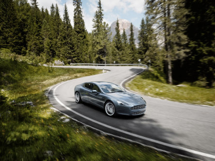 Aston Martin Rapide - Putere, eleganta, suflet... in patru usi! Aston Martin Rapide - Putere, eleganta, suflet... in patru usi!