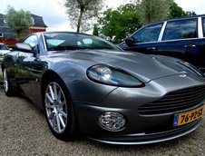 Aston Martin V12: DBS vs. Vanquish S