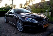 Aston Martin V12: DBS vs. Vanquish S