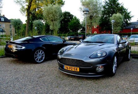 Aston Martin V12: DBS vs. Vanquish S