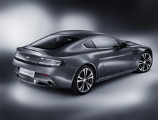 Aston Martin V12 Vantage dezvaluit