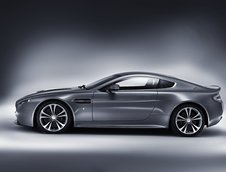 Aston Martin V12 Vantage dezvaluit