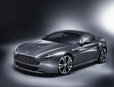 Aston Martin V12 Vantage dezvaluit