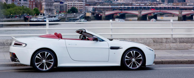 Aston Martin V12 Vantage Roadster - Din Marea Britanie, cu dragoste si pasiune