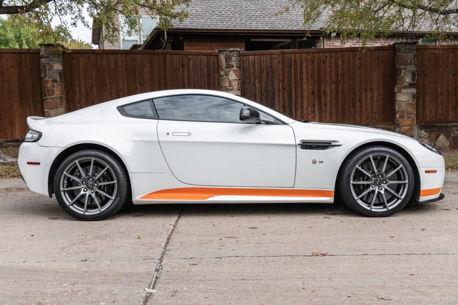 Aston Martin V12 Vantage S Coupe de vanzare