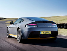 Aston Martin V12 Vantage S manual