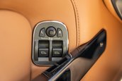 Aston Martin V12 Vantage S Roadster cu transmisie manuala