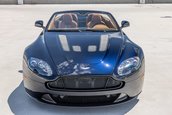 Aston Martin V12 Vantage S Roadster cu transmisie manuala