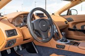 Aston Martin V12 Vantage S Roadster cu transmisie manuala