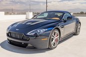 Aston Martin V12 Vantage S Roadster cu transmisie manuala