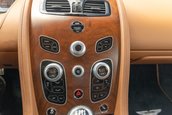 Aston Martin V12 Vantage S Roadster cu transmisie manuala