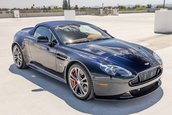 Aston Martin V12 Vantage S Roadster cu transmisie manuala