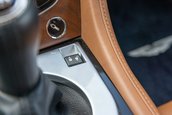 Aston Martin V12 Vantage S Roadster cu transmisie manuala