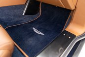 Aston Martin V12 Vantage S Roadster cu transmisie manuala