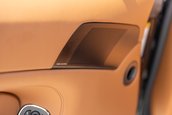 Aston Martin V12 Vantage S Roadster cu transmisie manuala